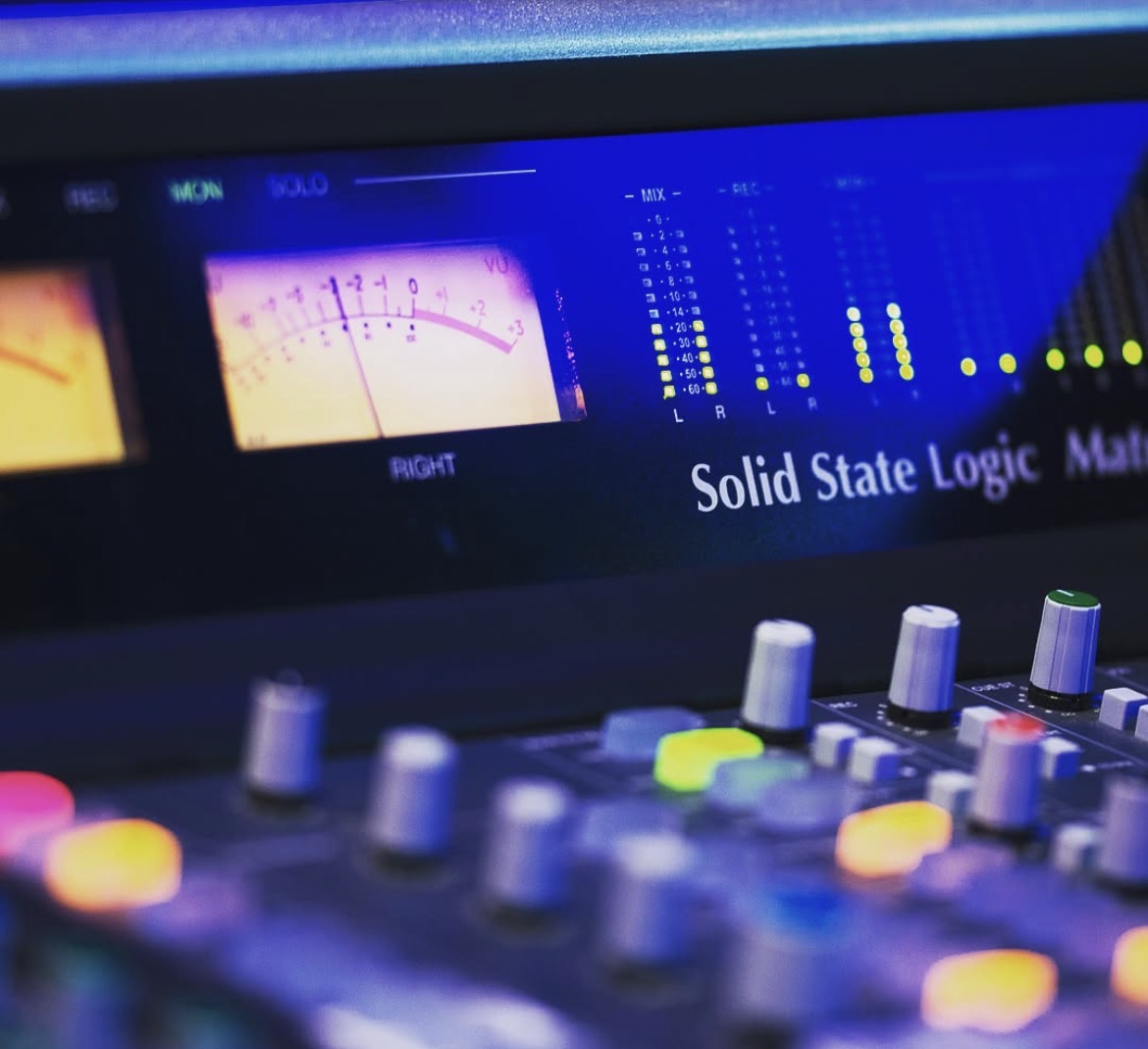 SoundBunker Algarve mixing desk and studio equipment